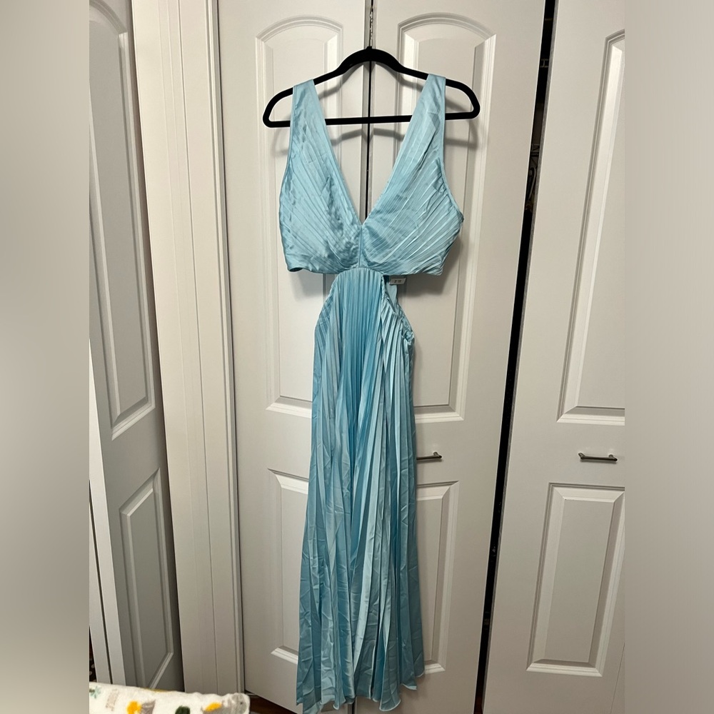 Giselle A&F pleated dress